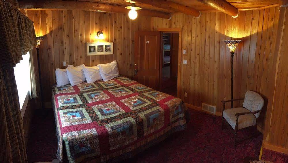Madison Hotel Motel West Yellowstone Exterior photo